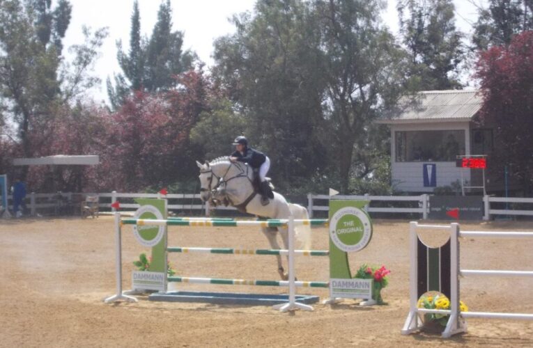 Competencia equina en Club Deportivo de la UC de Chile