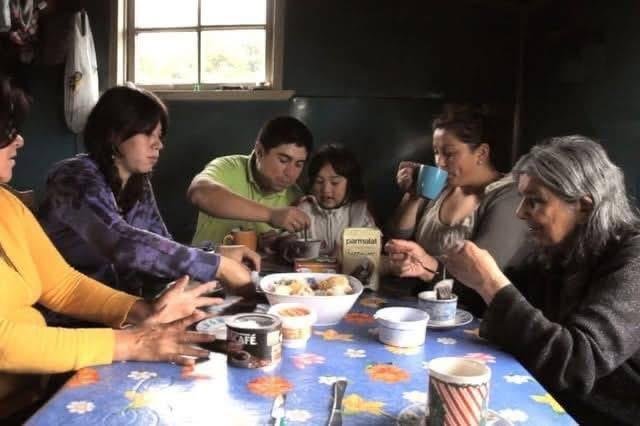 ¿Por qué los chilenos toman once?